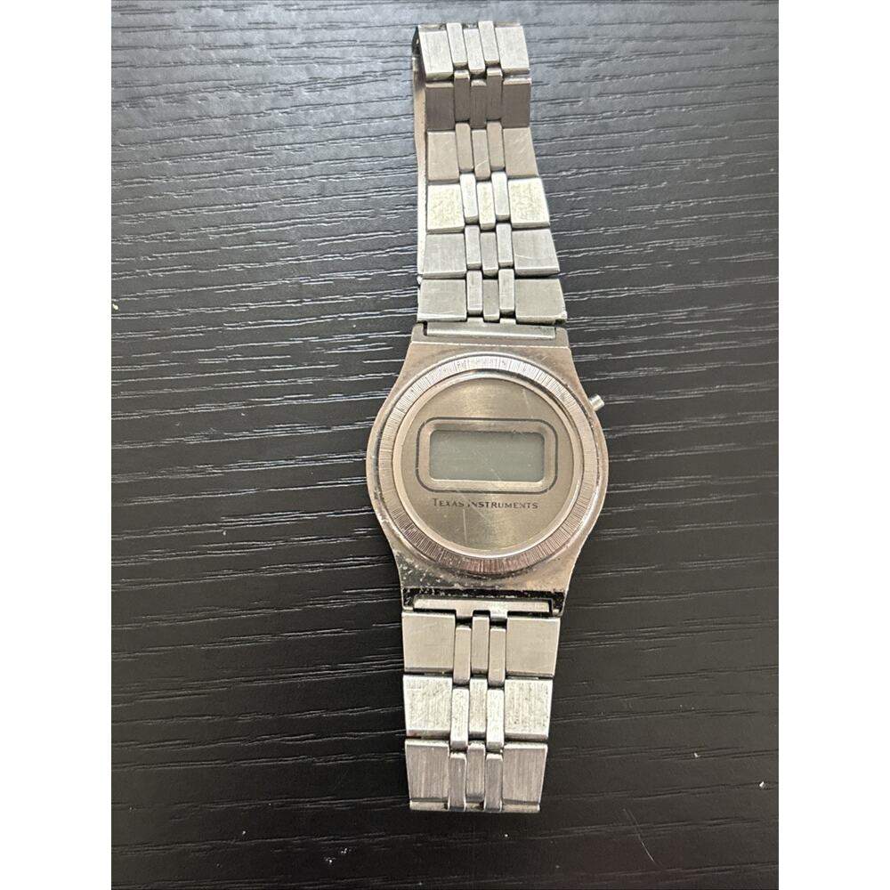 Texas Instruments Model TI3H 1970s Vintage LCD Quartz Watch